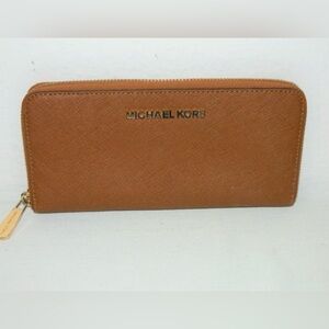NWOT MICHAEL KORS JET SET TRAVEL LONG LEATHER CONTINENTAL PHONE HOLDER WALLET